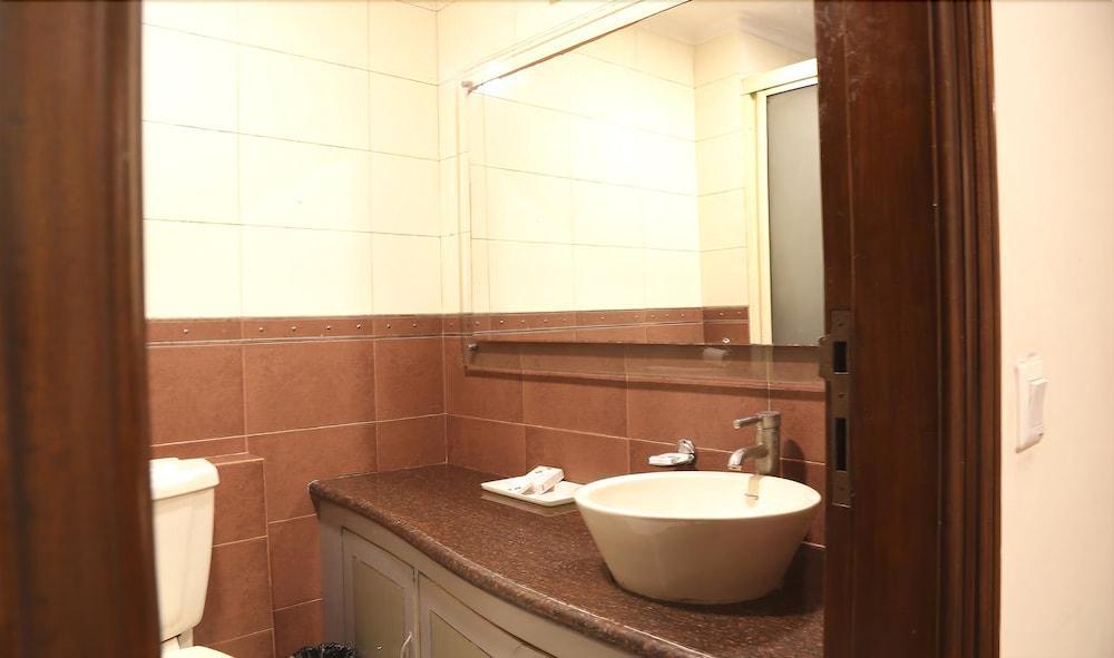 Chirag Residency Hotel New Delhi Exterior photo