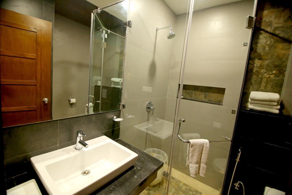 Chirag Residency Hotel New Delhi Exterior photo